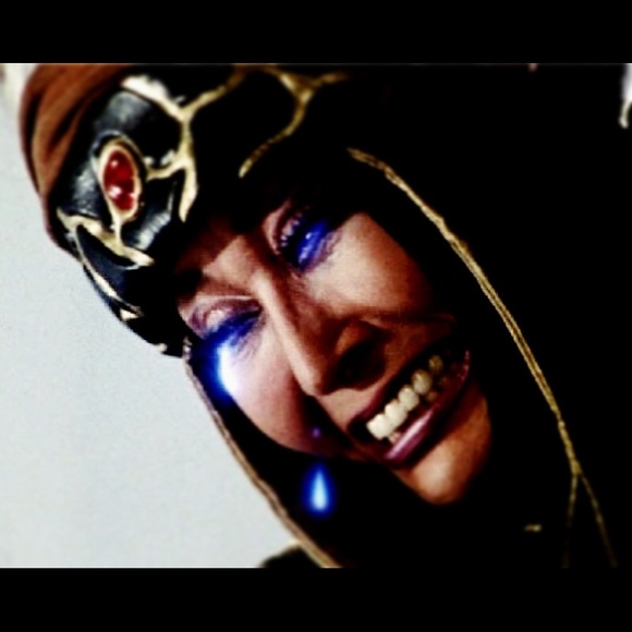 Power ranger pendant 3D blue stones iced out - Picture 5 of 12